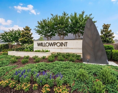 10422 Milford Woods Lane - Photo Thumbnail 24