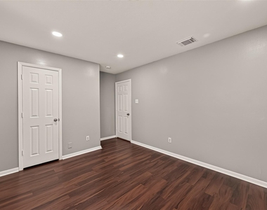 6542 Carly Park Way - Photo Thumbnail 19