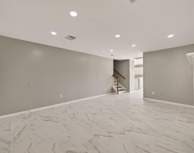 6542 Carly Park Way - Photo Thumbnail 2