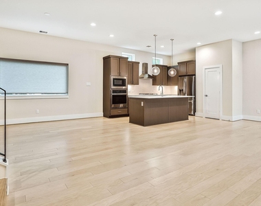 838 Fisher Street - Photo Thumbnail 22