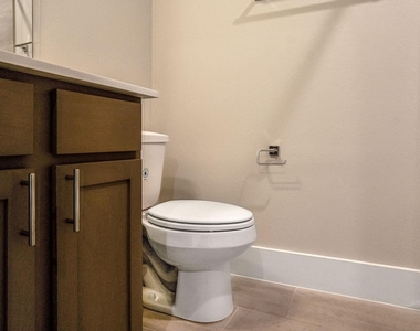 838 Fisher Street - Photo Thumbnail 19