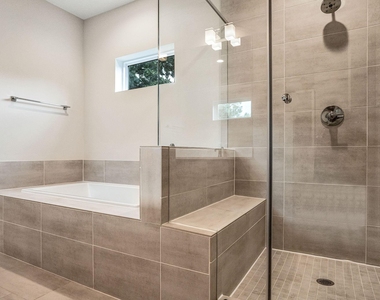 838 Fisher Street - Photo Thumbnail 13