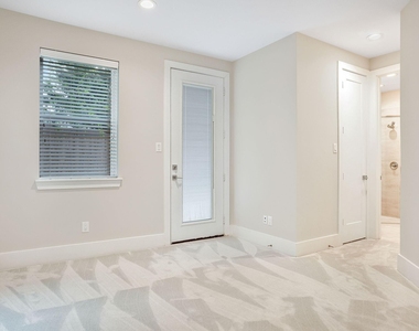 838 Fisher Street - Photo Thumbnail 21