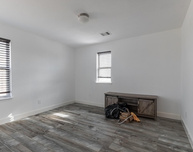 2702 Oat Harvest Ct - Photo Thumbnail 12