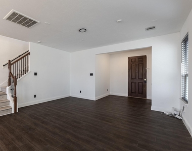 2702 Oat Harvest Ct - Photo Thumbnail 2