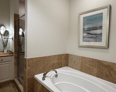 4899 Montrose Boulevard - Photo Thumbnail 9