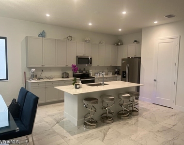4943 Brigata Way - Photo Thumbnail 3