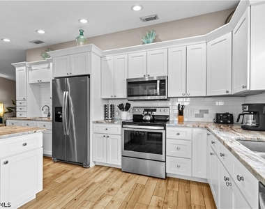 764 94th Avenue N - Photo Thumbnail 7
