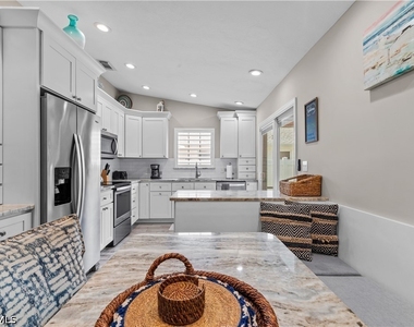 764 94th Avenue N - Photo Thumbnail 10
