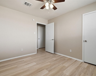 2506 Nightowl Trail - Photo Thumbnail 15