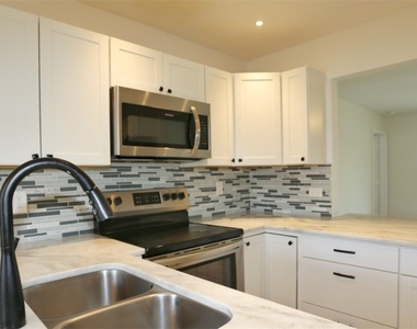 5310 Caldwell Street - Photo Thumbnail 8