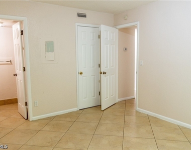 4627 Bayshore Drive - Photo Thumbnail 14