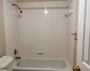 4627 Bayshore Drive - Photo Thumbnail 9