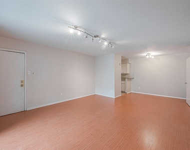 3131 Cummins Street - Photo Thumbnail 8