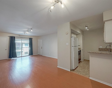 3131 Cummins Street - Photo Thumbnail 12
