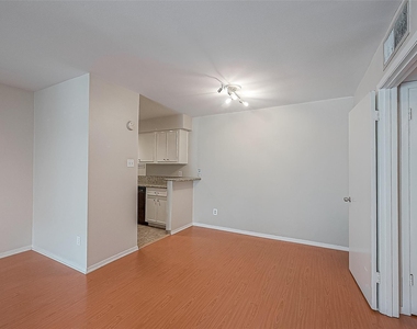 3131 Cummins Street - Photo Thumbnail 10