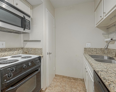 3131 Cummins Street - Photo Thumbnail 15