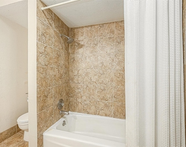 3131 Cummins Street - Photo Thumbnail 21