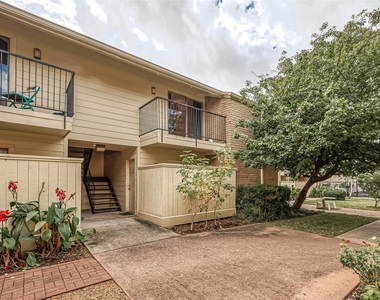 3131 Cummins Street - Photo Thumbnail 32