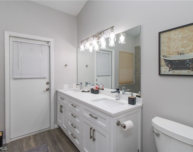 700 Lambton Lane - Photo Thumbnail 11