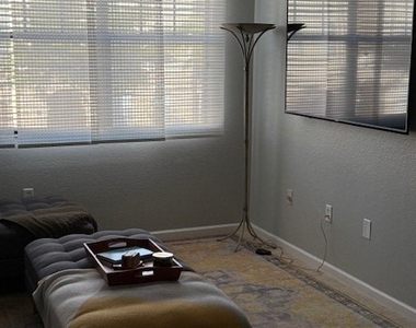 12936 Violino Lane - Photo Thumbnail 8