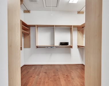 1211 Sterling Court - Photo Thumbnail 34