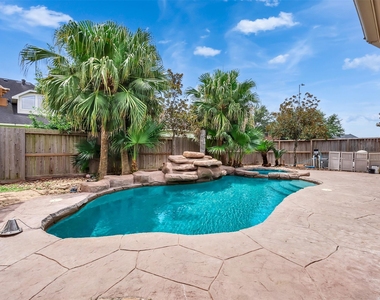 1211 Sterling Court - Photo Thumbnail 37