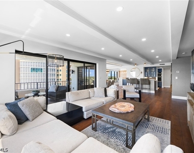 4451 Gulf Shore Boulevard N - Photo Thumbnail 9