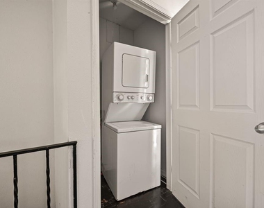 2420 Mcduffie Street - Photo Thumbnail 4