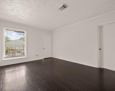 2420 Mcduffie Street - Photo Thumbnail 2