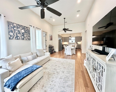 4314 Eigel Street - Photo Thumbnail 2