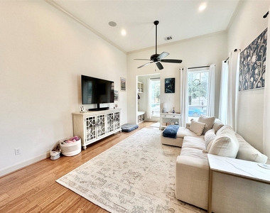 4314 Eigel Street - Photo Thumbnail 3