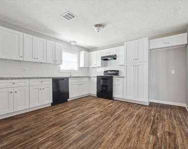 2101 Norman Street - Photo Thumbnail 8