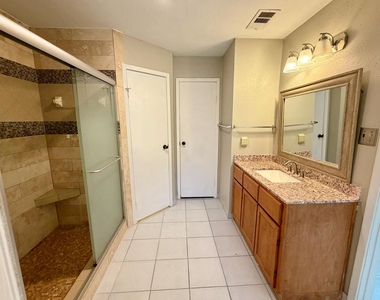 13715 Flagstone Drive - Photo Thumbnail 4