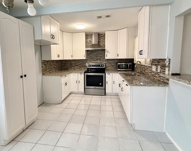 13715 Flagstone Drive - Photo Thumbnail 20