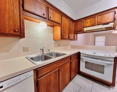 2100 Austin Street - Photo Thumbnail 6