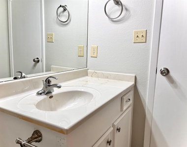 2100 Austin Street - Photo Thumbnail 24