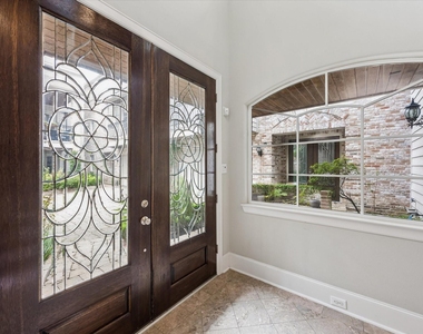 1901 Calumet Street - Photo Thumbnail 3