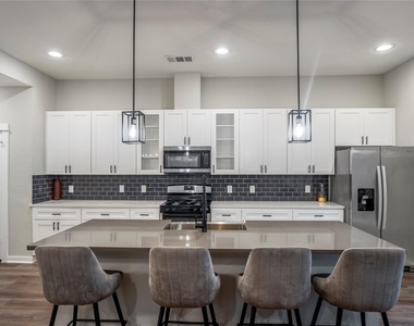 8474 Berry Green Lane - Photo Thumbnail 1
