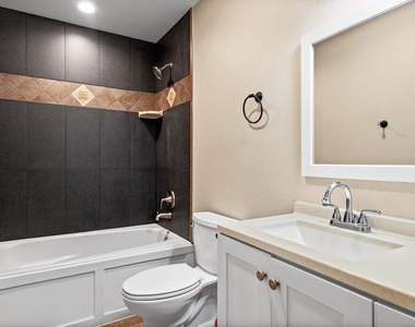 3723 Putnam Drive - Photo Thumbnail 7