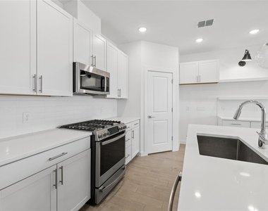 8434 Tranquil Bay Court - Photo Thumbnail 9
