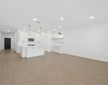 8434 Tranquil Bay Court - Photo Thumbnail 7