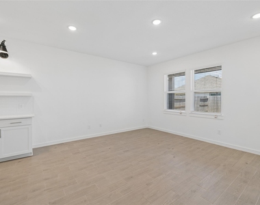 8434 Tranquil Bay Court - Photo Thumbnail 10
