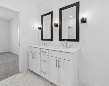 8434 Tranquil Bay Court - Photo Thumbnail 14