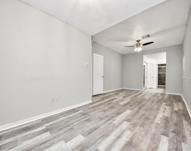 3402 Hidden Creek Drive - Photo Thumbnail 12