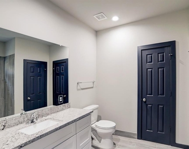8103 Glass Street - Photo Thumbnail 10