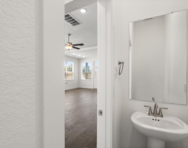 414 Park Hill Court - Photo Thumbnail 6
