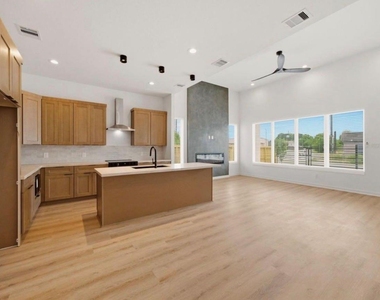 8203 Calhoun Road - Photo Thumbnail 14
