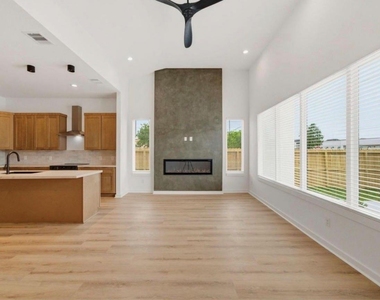 8203 Calhoun Road - Photo Thumbnail 6