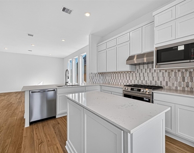 11119 Poplar Tree Dr - Photo Thumbnail 18